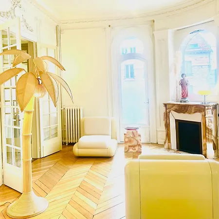 Hotel Maison De Charme - Centre - Garage - Jardin - Wifi - 10 Personnes Reims